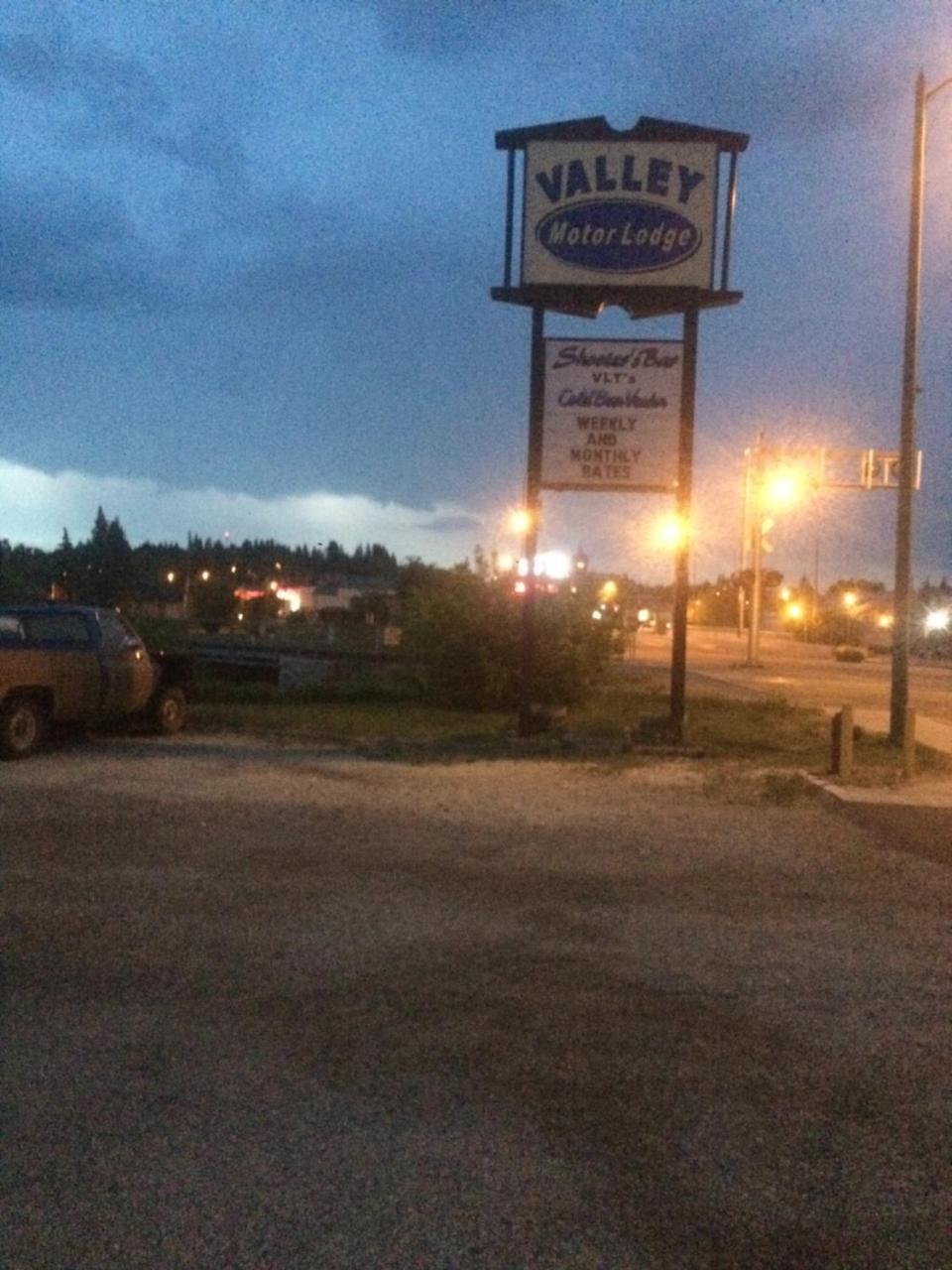 Valley Motor LodgeMinnedosa エクステリア 写真